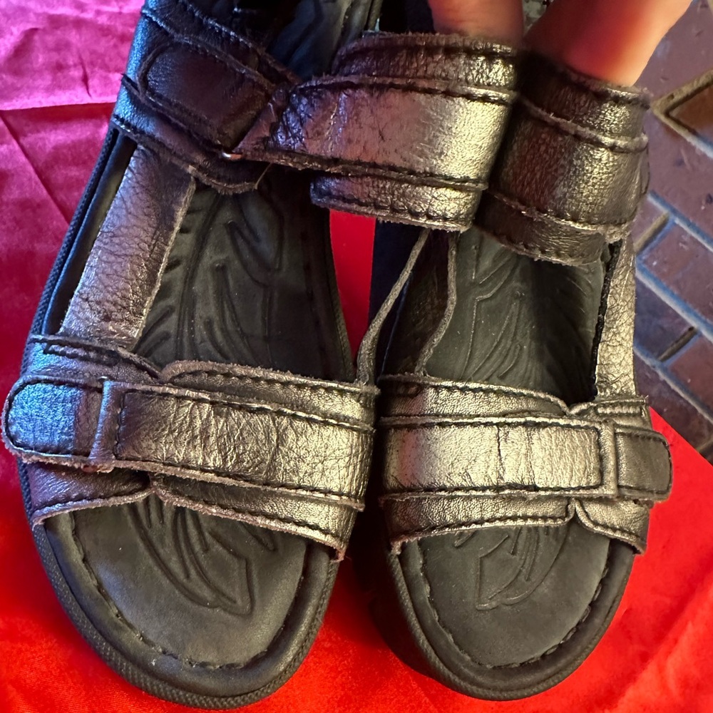 WOW POSHMARK - Authentic Born Metallic Silver Leather Sandals
